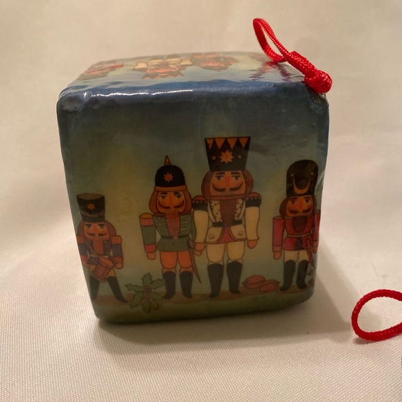 Lot of 3 Vintage Ornaments 2 Paper Mache Decoupage 1 Four Colly Birds Ornament - Picture 2 of 5